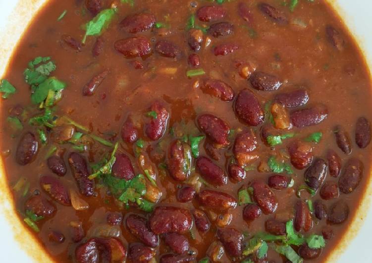 Steps to Prepare Super Quick Homemade Kidney beans in pasta sauce