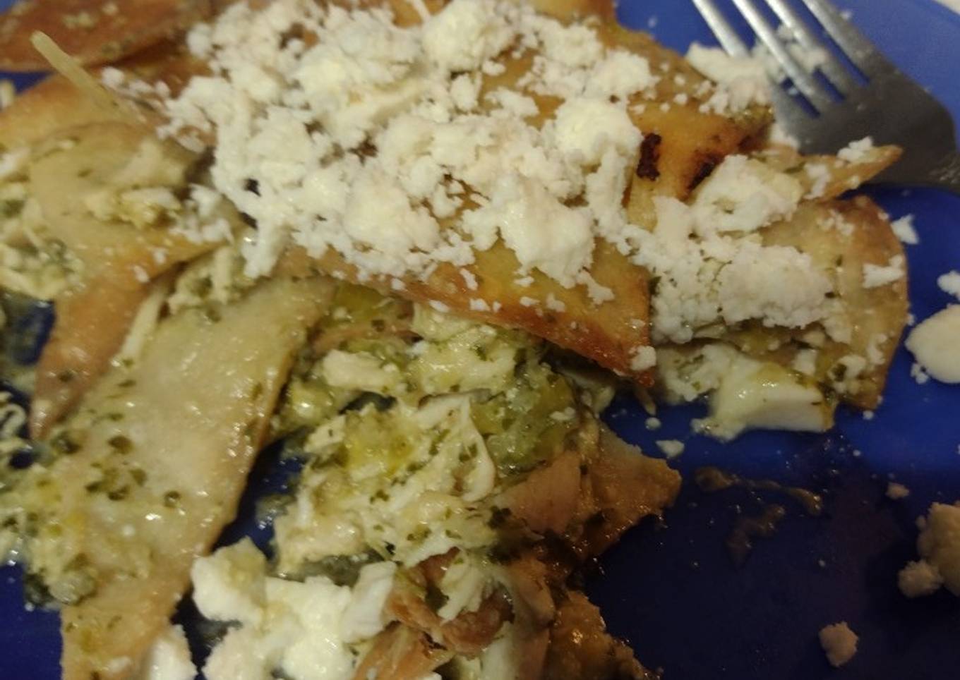 Chilaquiles verdes con pollo