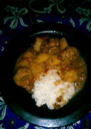 Una foto de Salsa de albóndigas con arroz