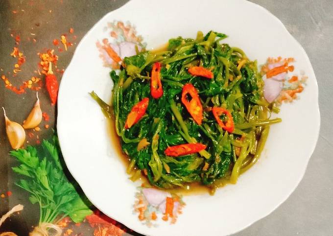 Langkah Mudah Masakan Resep "Tumis kangkung sederhana"👍❤️😘