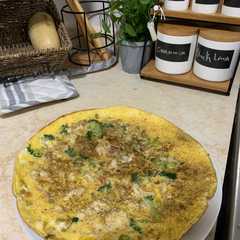 بيض بالبروكلي والزهرة 🥦-レシピのメイン写真