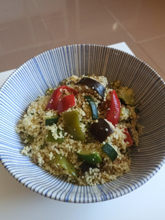Una foto de Cous cous con verduras