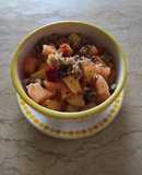 Sárgadinnye, nektarian gyümölcs saláta tökmagos grilázssal