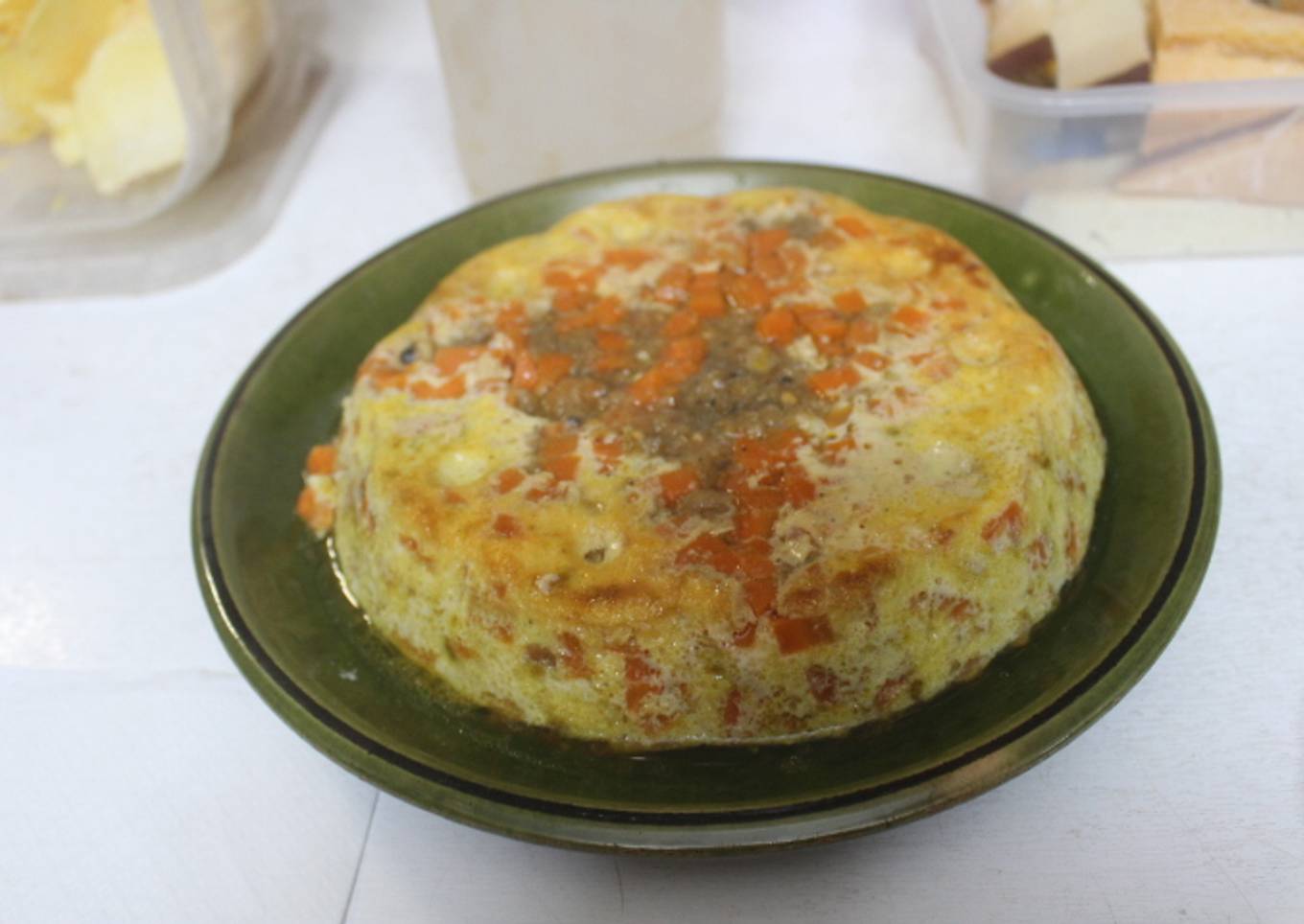 Empanada de manzanas y zanahoria, rellena de gambas