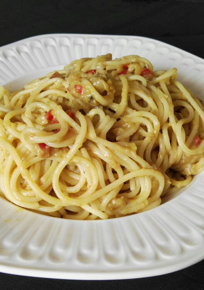 Una foto de Spaghetti con salsa de plátano al curry