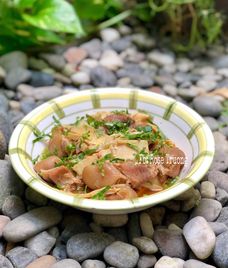 chân giò rút xương kho