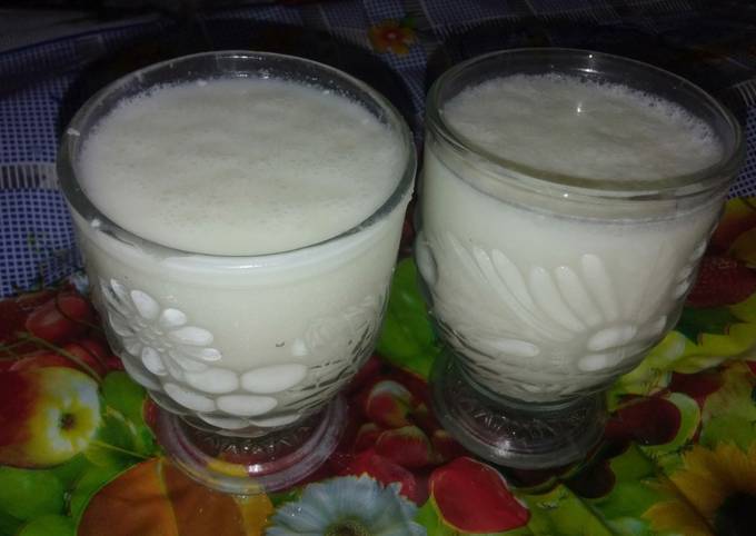 Simple Way to Make Favorite Meethi Lassi