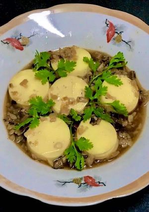 Hình của món Đậu Hũ Trứng Sốt Nấm.