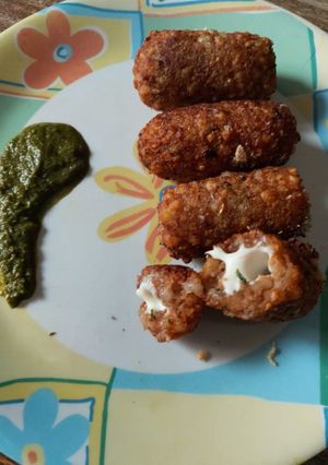 A picture of Cheese sabudana tikki.