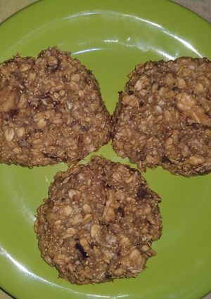 Una foto de Galletitas de avena y banana (con miel, amaranto y nueces)