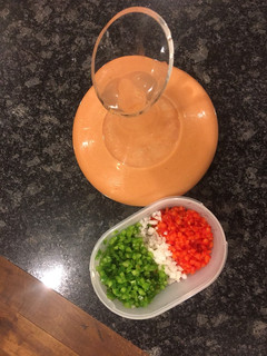 Una foto de 🍅🥒GAZPACHO FÁCIL 🍅🍅😋