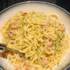 A picture of Spaghetti Carbonara.