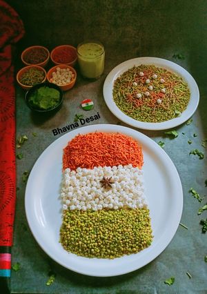 પોંક ભેળ (Ponk Bhel Recipe In Gujarati) રેસીપી મુખ્ય ફોટો