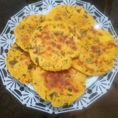 A picture of Methi Masala Bhakhri.