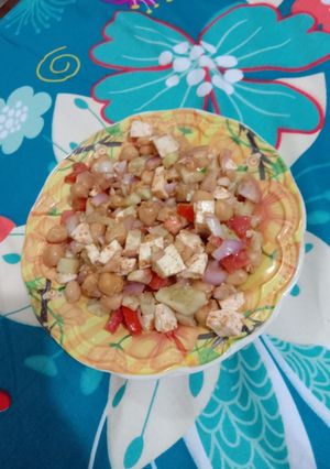 A picture of Chana chaat.