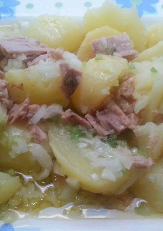 Una foto de Papas aliñás estilo sevillano
