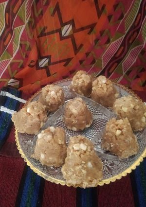 અડદિયા (Adadiya Recipe In Gujarati) રેસીપી મુખ્ય ફોટો
