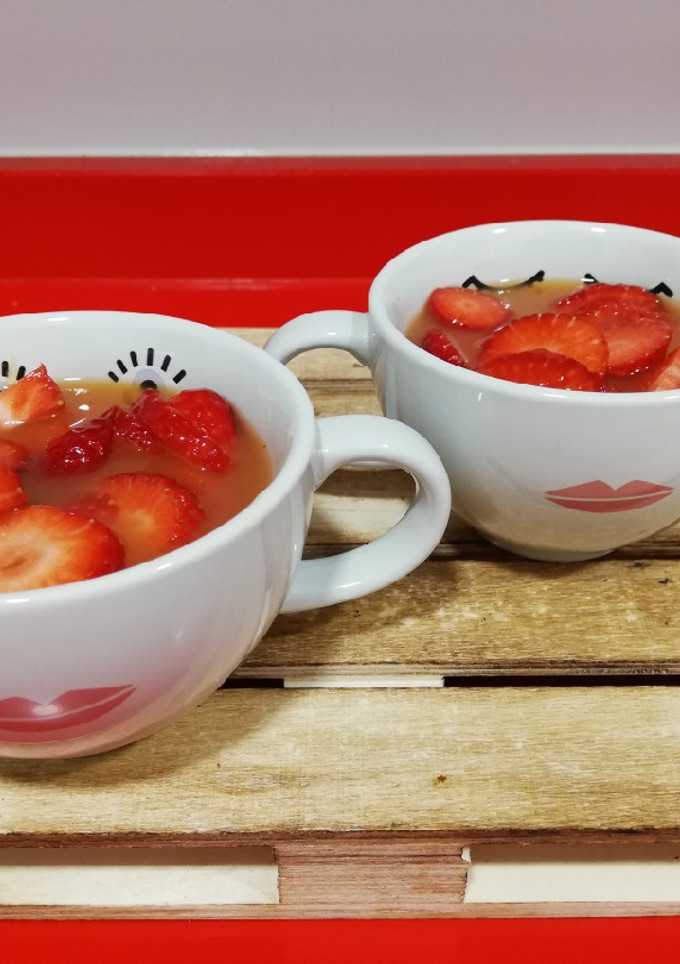 Una foto de Fresas al estilo de mi abuela