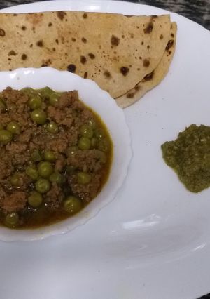 A picture of Mattar Kheema n Roti# Authors marathon#festive contest-Mombasa.