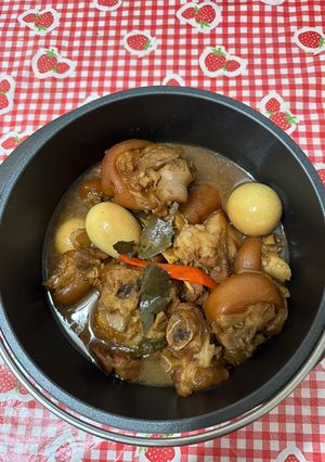 滷豬腳&蛋 的食譜成品照片