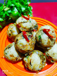 A picture of Masala buns.