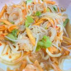 รูปของ Salad Bihun Saus Bangkok