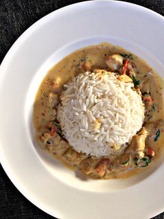 A picture of Chicken and Fresh Prawn Creamy Sauce.
