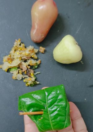 A picture of Water apple masala pan beeds.