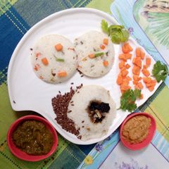 A picture of Flax stuffed veggie idli.