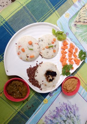 A picture of Flax stuffed veggie idli.