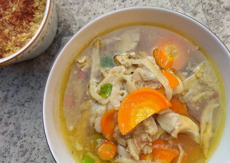 Resep Sup ayam jamur wortel yang Lezat Sekali