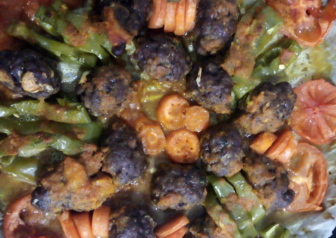 Carne picada al horno con verduras