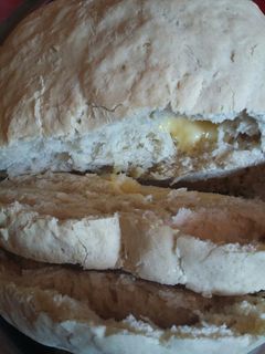 Una foto de Pancito relleno con queso fresco