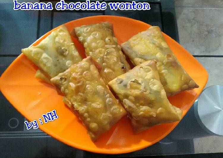 Banana chocolate wonton