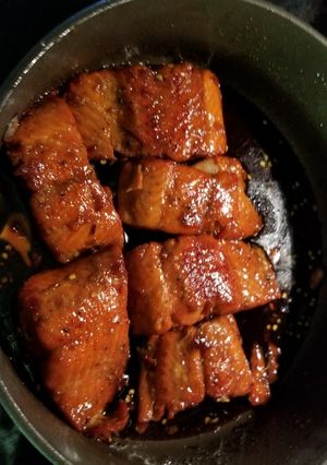 A picture of Honey glazed salmon.