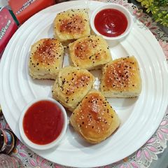 A picture of Chicken, Veggies & Cheese Bun 😍😍.