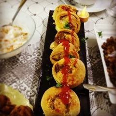 A picture of Qeema buns.