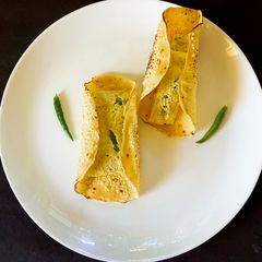 A picture of Paneer Paturi Tacos.