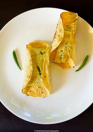 A picture of Paneer Paturi Tacos.