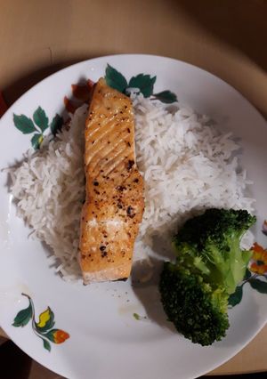 Grill Lazac remuláddal brokkolival recept fotója