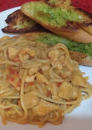 Una foto de Spaghetti con pollo