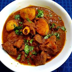 A picture of Hyderabadi Aloo Gosht Korma.