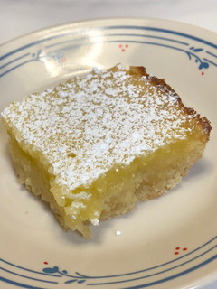A picture of Lemon Bars.
