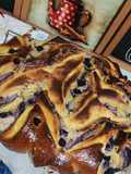 Brioche cu cremă, pastă de brânză proaspătă și afine