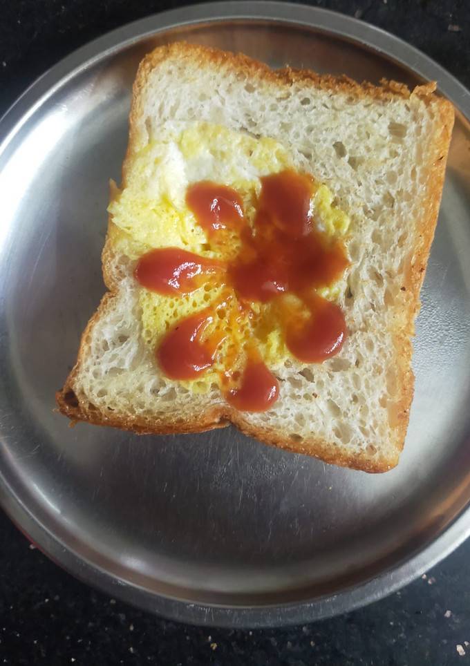 பிரெட் வித் முட்டை(bread with egg recipe in tamil) செய்முறை முக்கிய புகைப்படம்