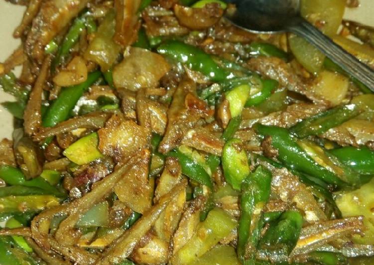 Cara Gampang Membuat Sambal teri cabe ijo pete Anti Gagal