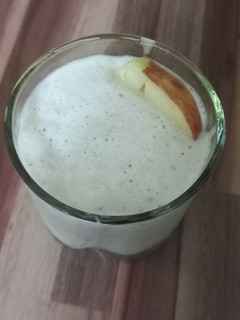 A picture of Apple Soyamilk Smoothie.