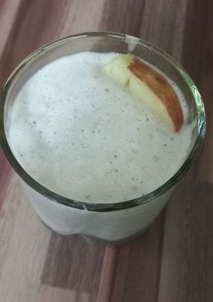 A picture of Apple Soyamilk Smoothie.