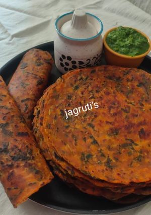 મેથી ના ઢેબરાં (Methi Dhebra Recipe In Gujarati) રેસીપી મુખ્ય ફોટો