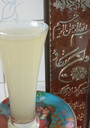 عکسی از دستور سرکه سیب خانگی فقط با پوست سیب 🥰